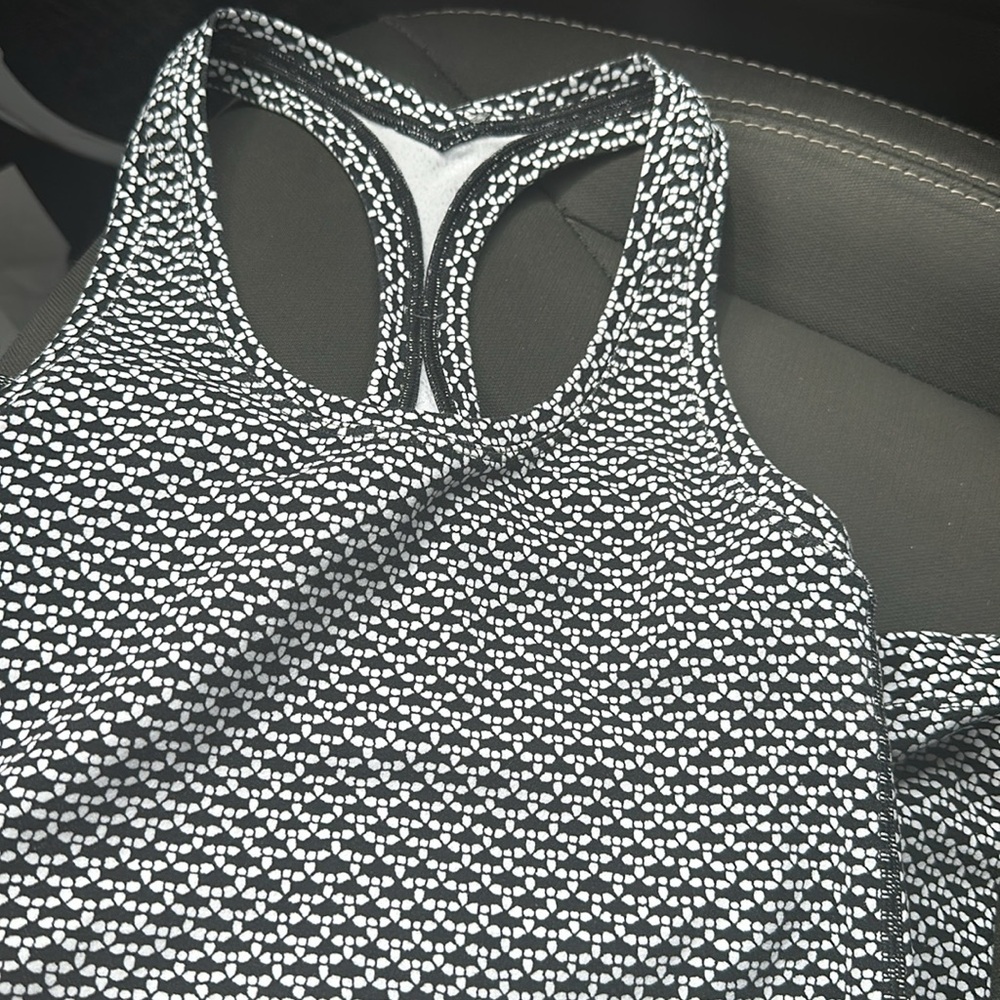 RARE LULULEMON racerback tank size 2 discontinued black & white color